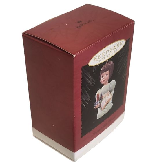 Prayer for Peace Hallmark Keepsake Ornament sculpted by Joyce Lyle 1996 - Picture 8 of 11